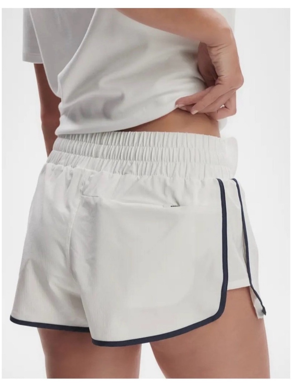 NWT Varley Arlington Running Short 2 White Navy Trim Women's Size‎ S - Picture 2 of 4